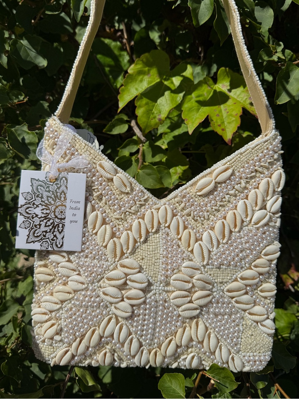 NWT Made in India Shell Seashell Pearl White Cream Crossbody Beaded Bag
